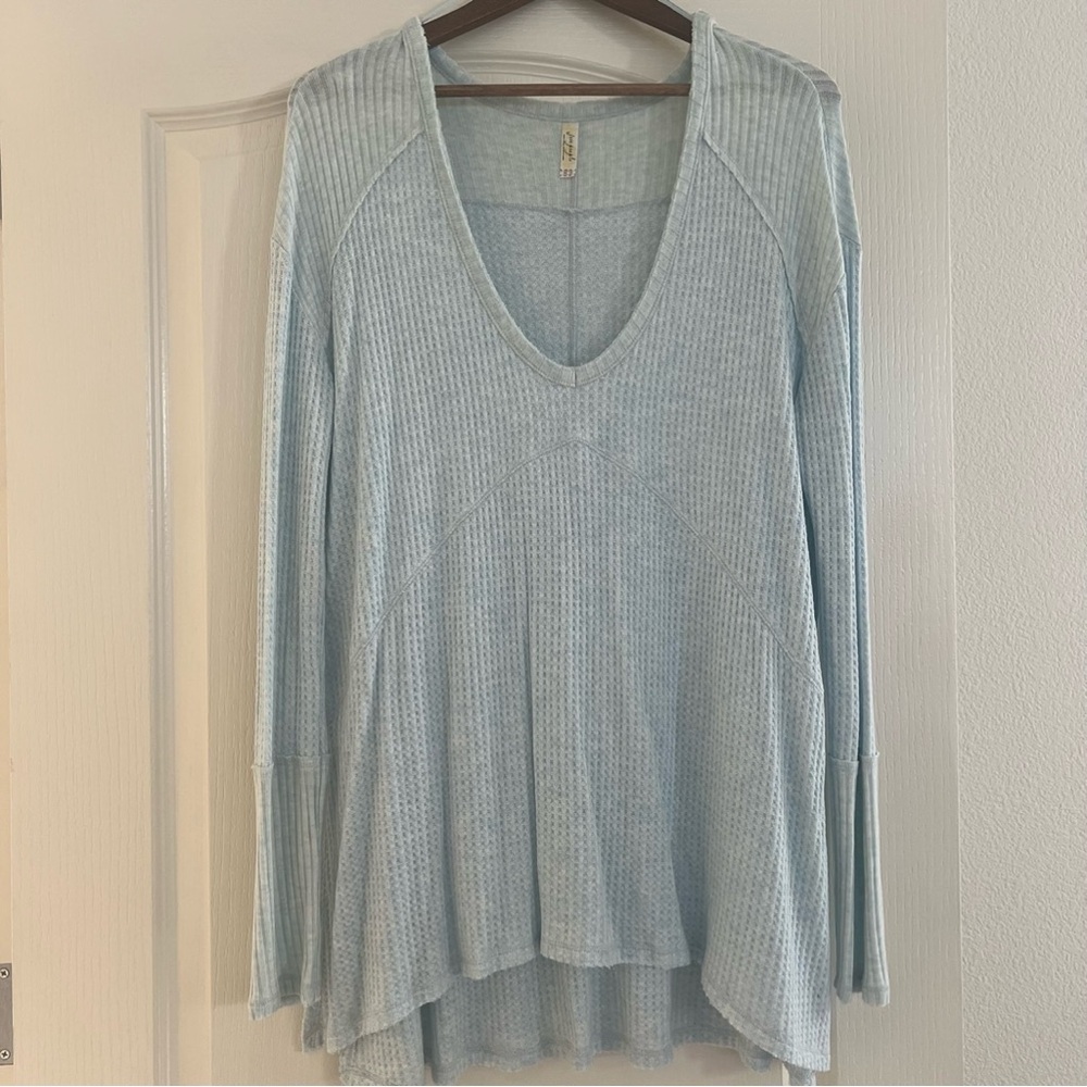 🦋 Free People Light Blue Waffle Knit ~ Medium